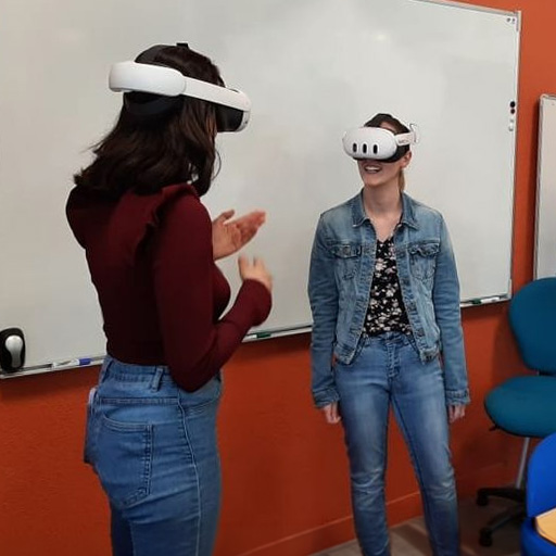 University of Poitiers students using Ovation VR headsets in a classroom